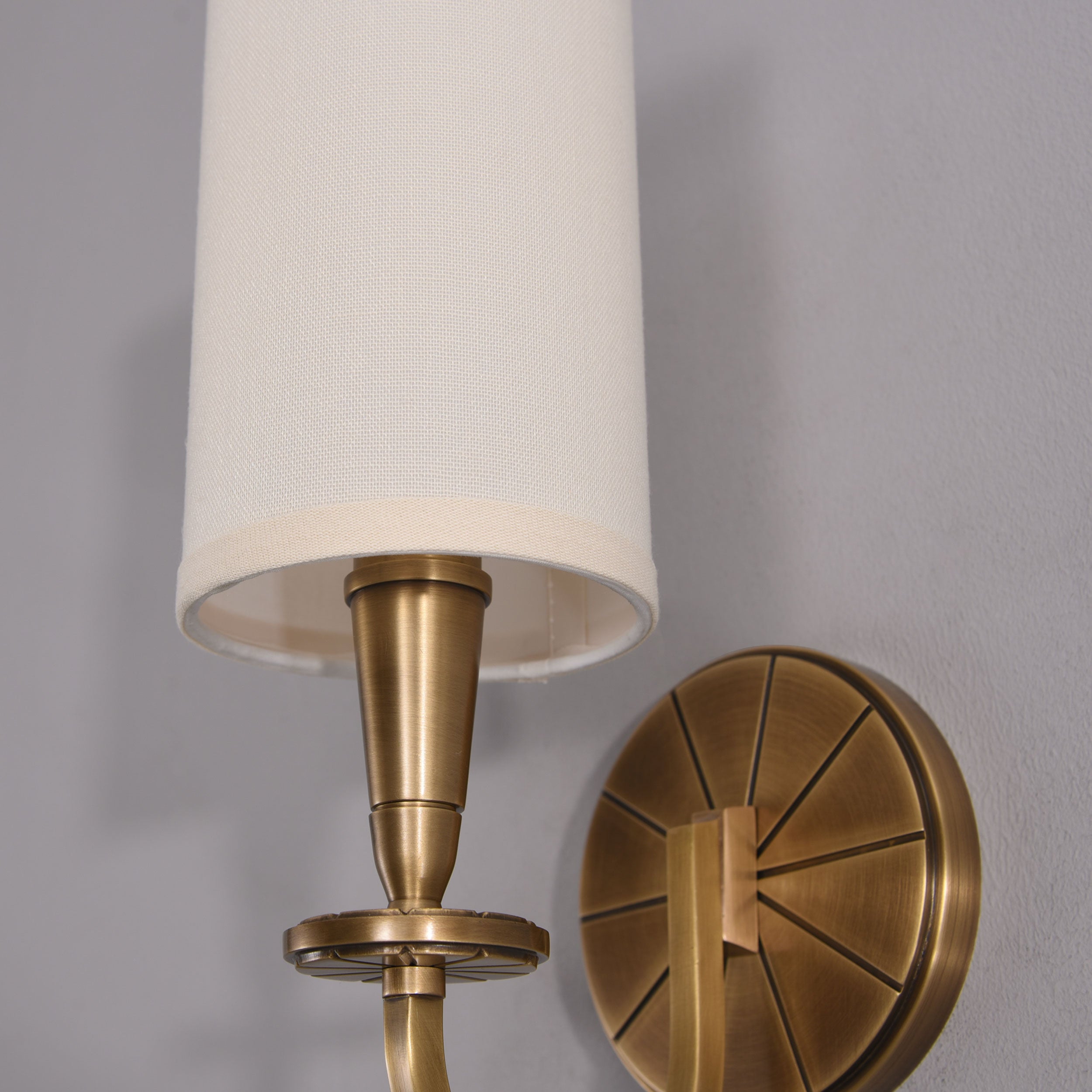 Kinsley Single Sconce Brass