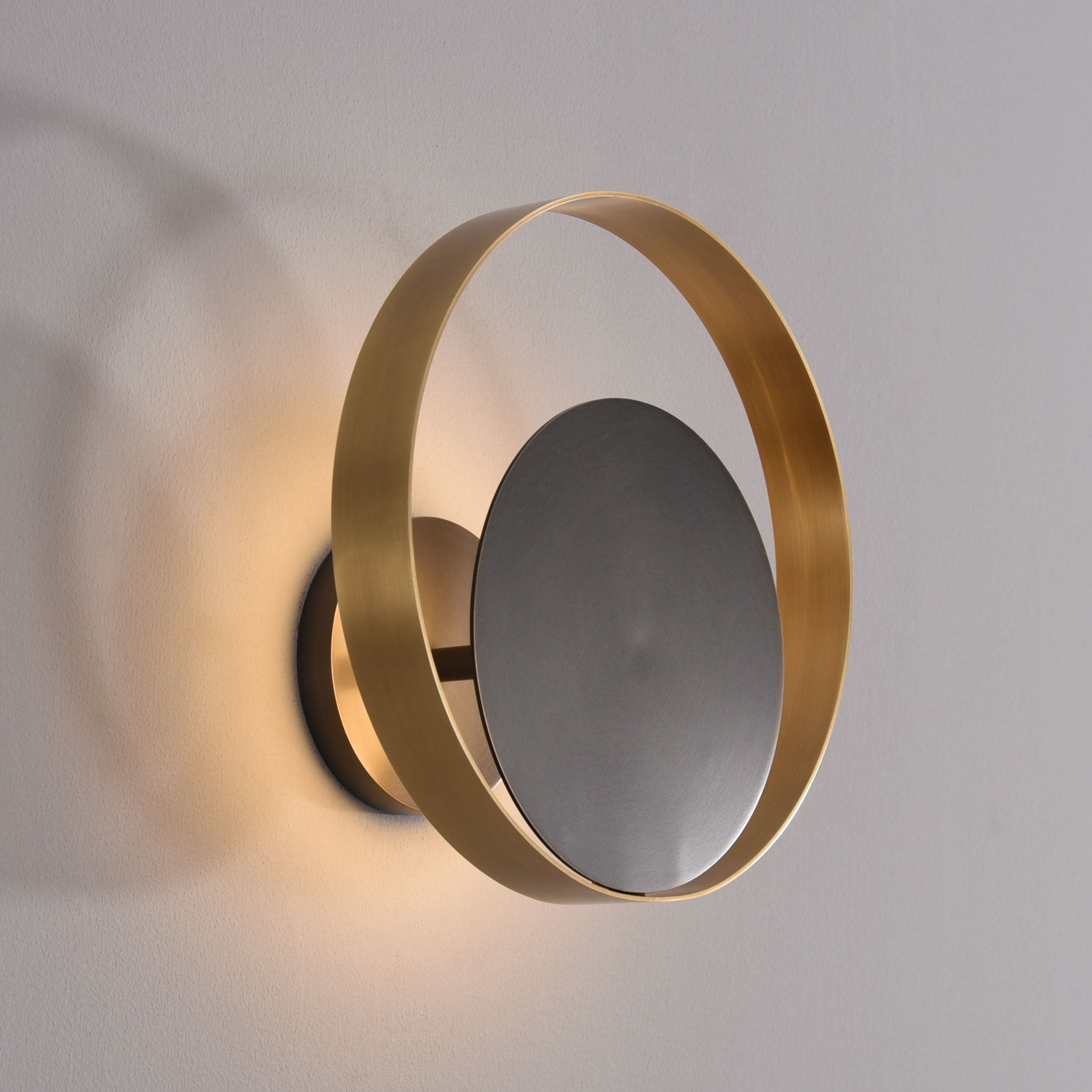 Circle Sconce Brass