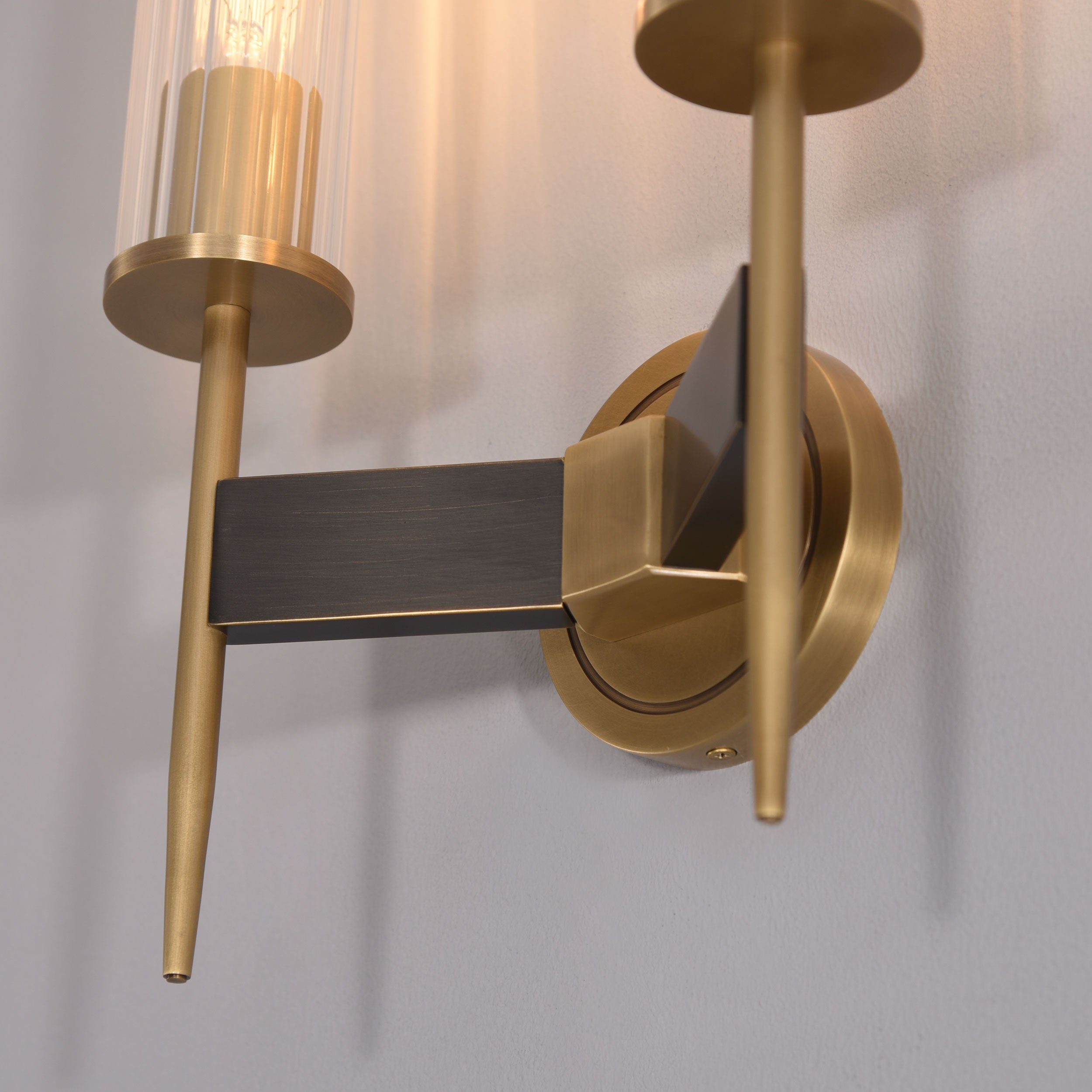 Figure Double Sconce Brass