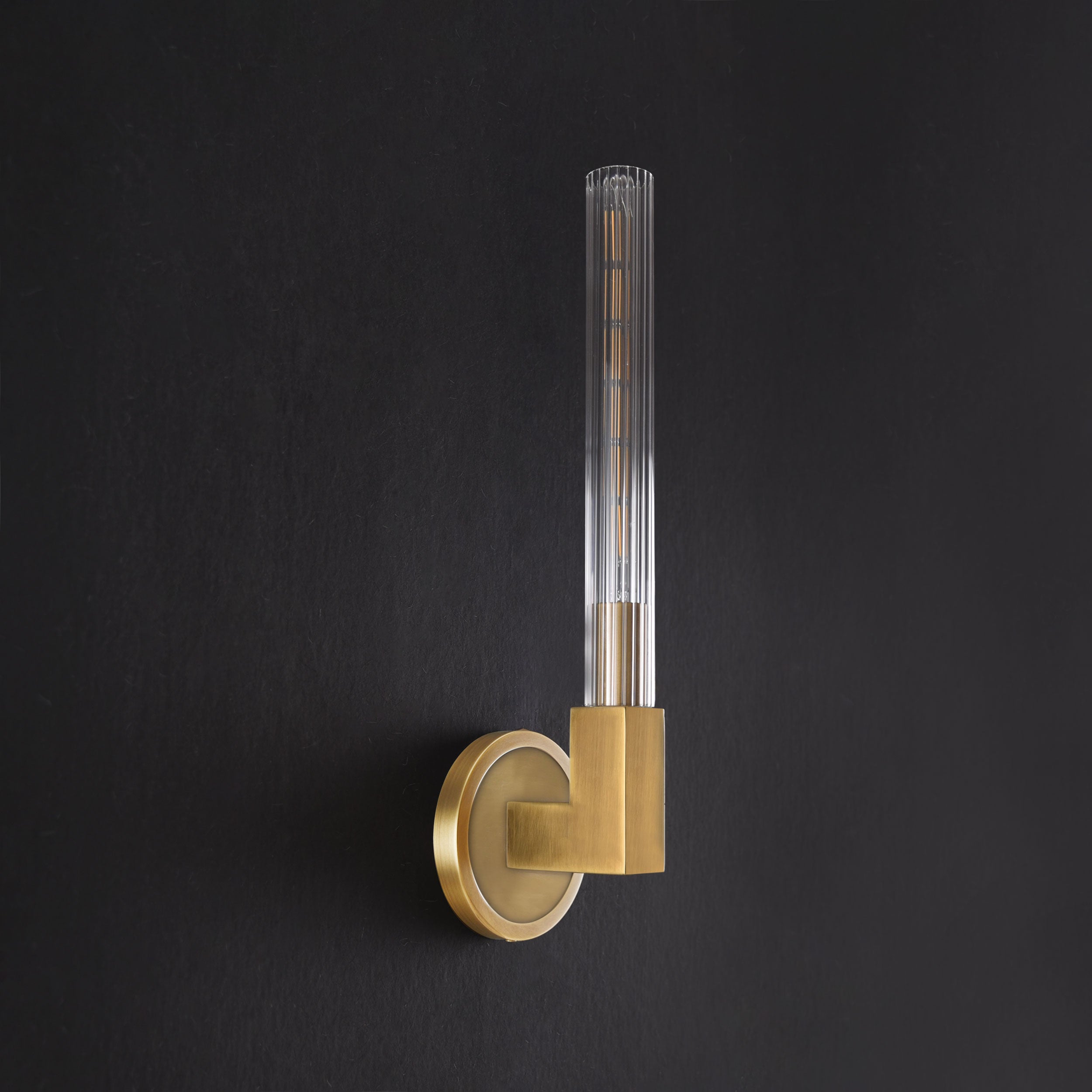 Herence single sconce brass