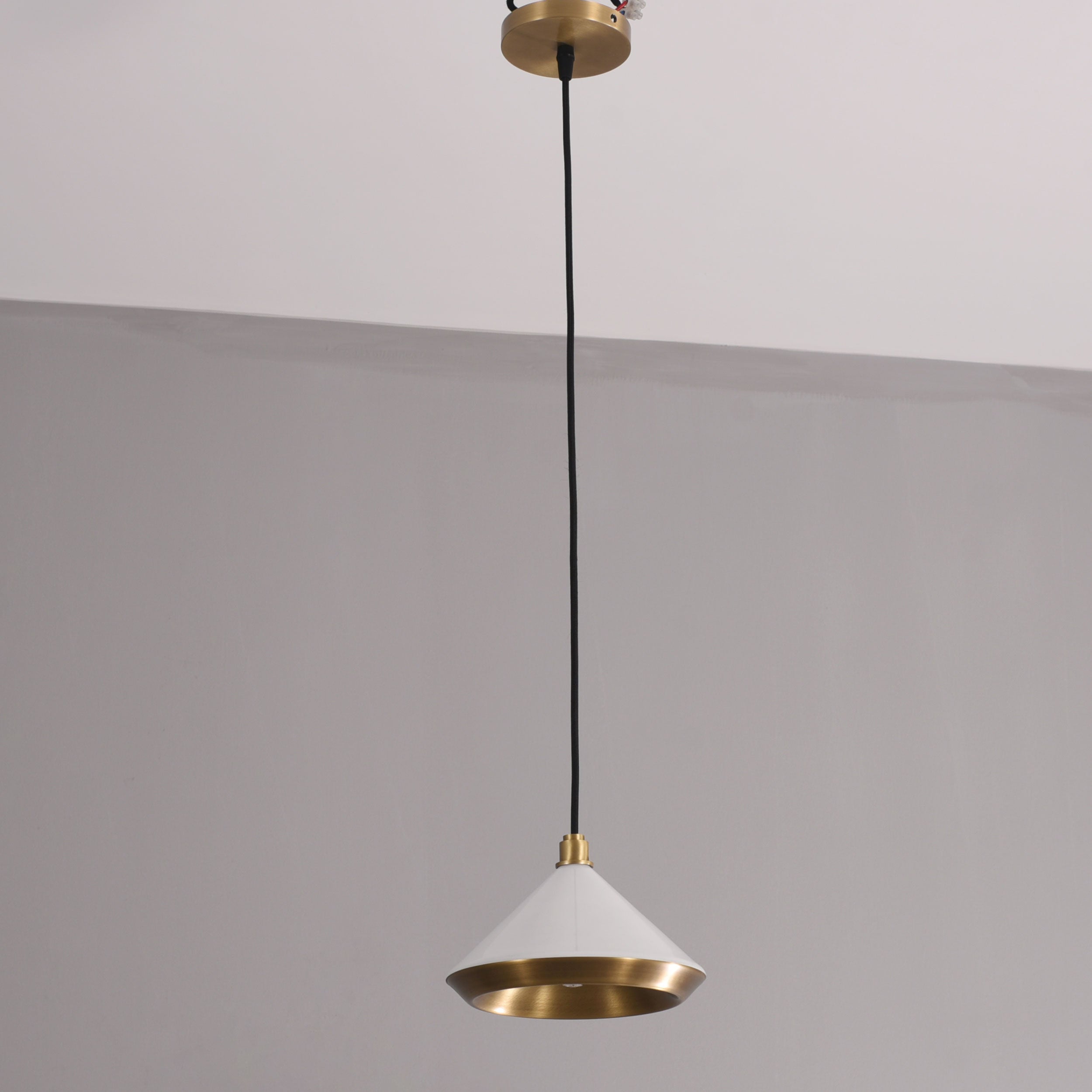 Munge Pendant Brass