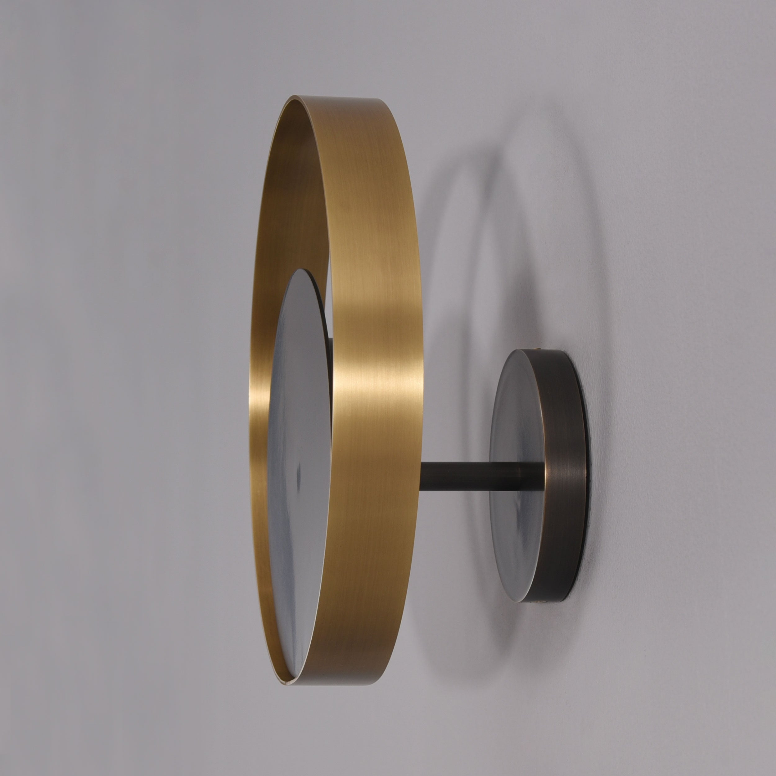 Circle Sconce Brass