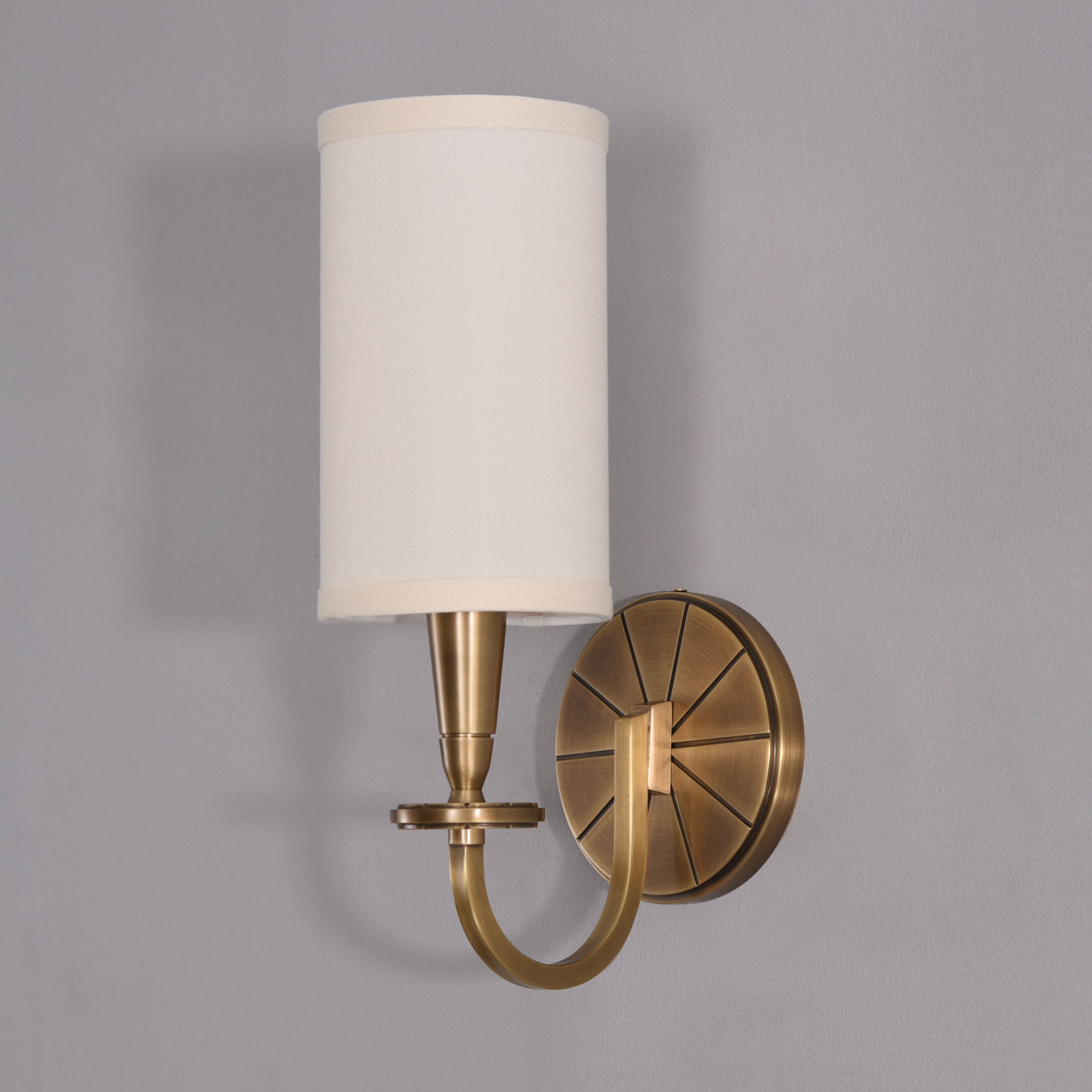 Kinsley Single Sconce Brass