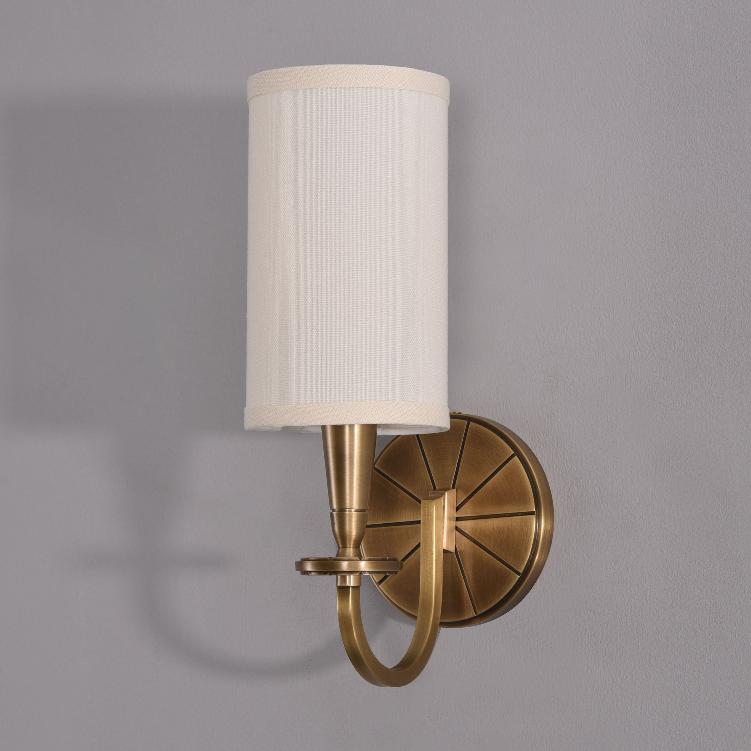 Kinsley Single Sconce Brass