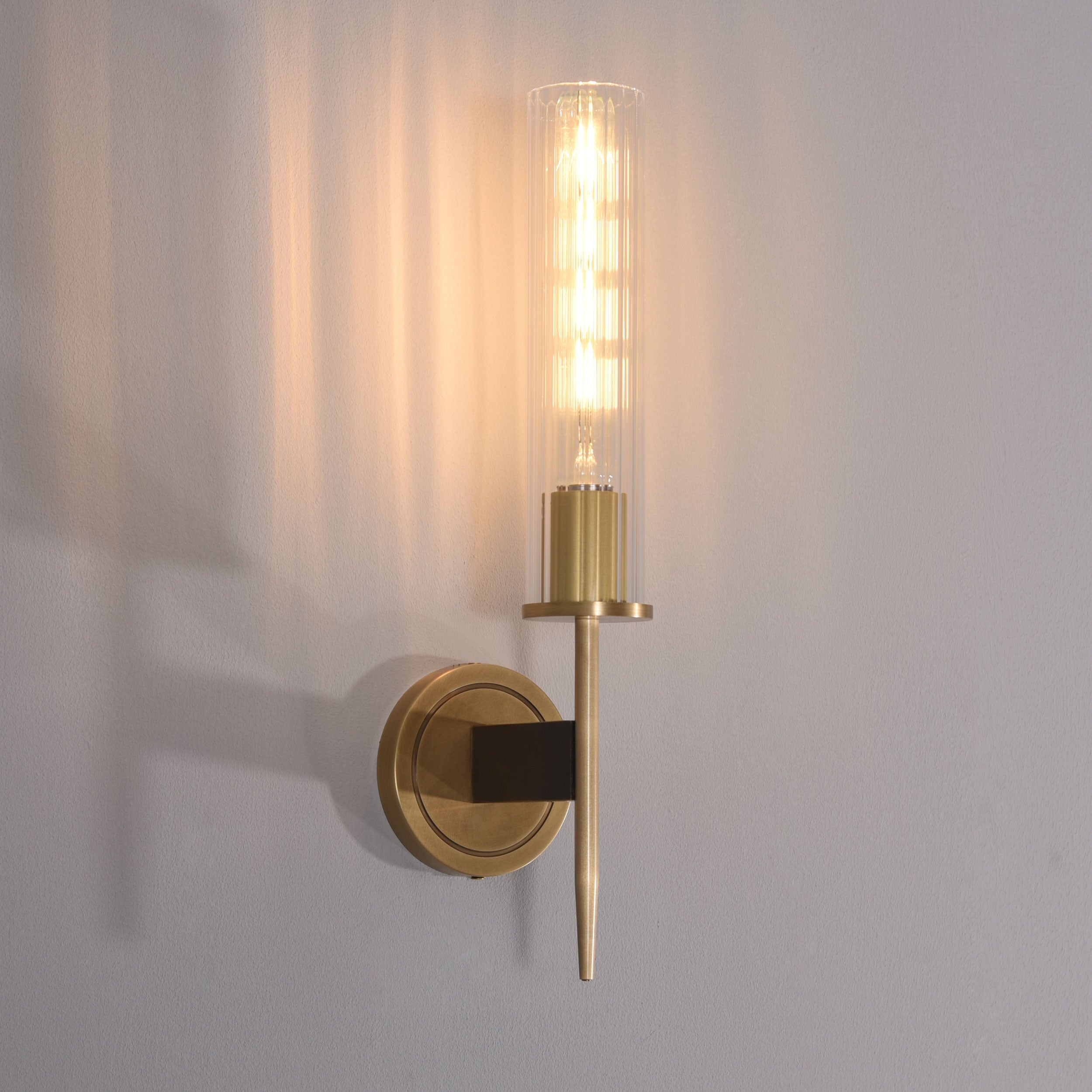 Figure Single Sconce Brass