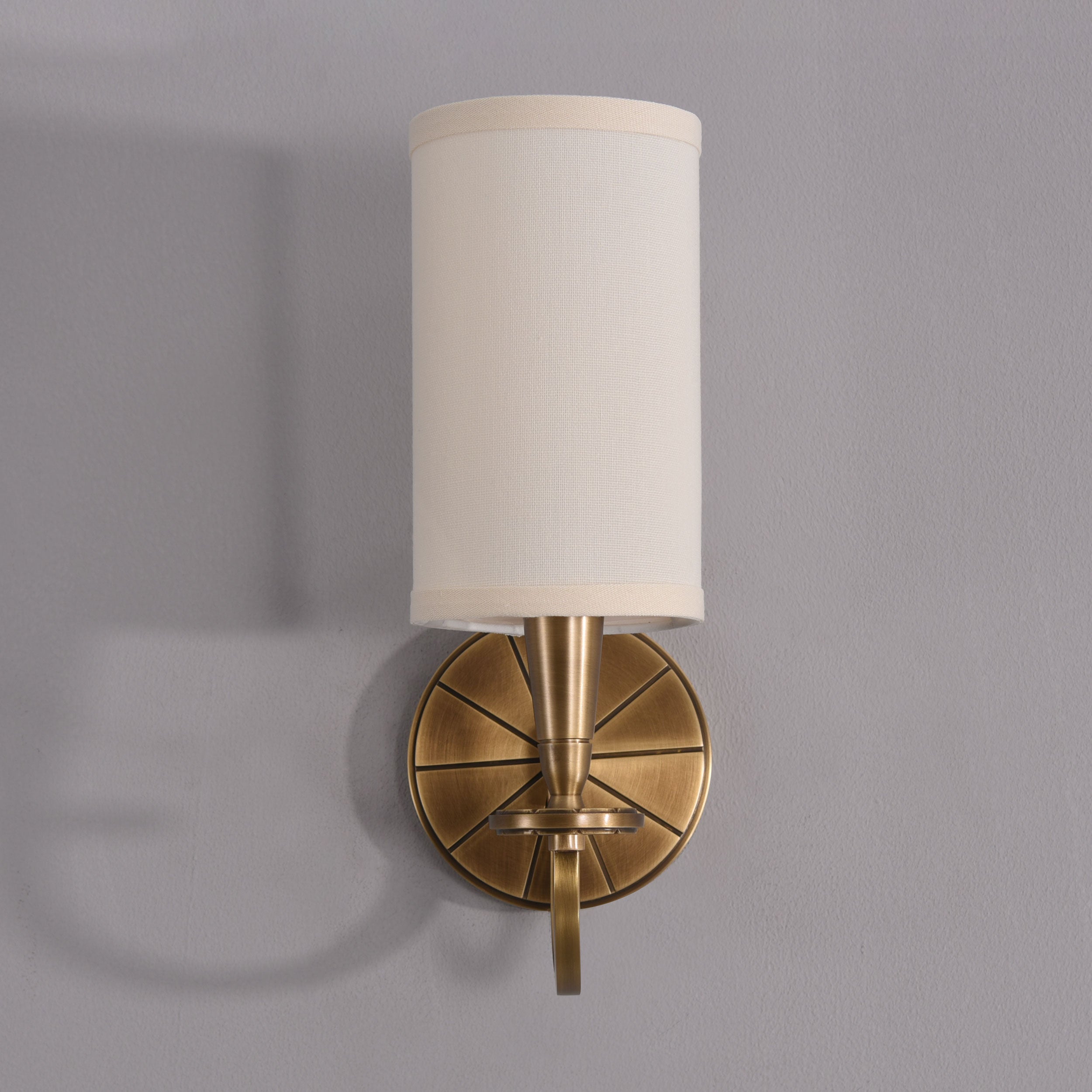 Kinsley Single Sconce Brass