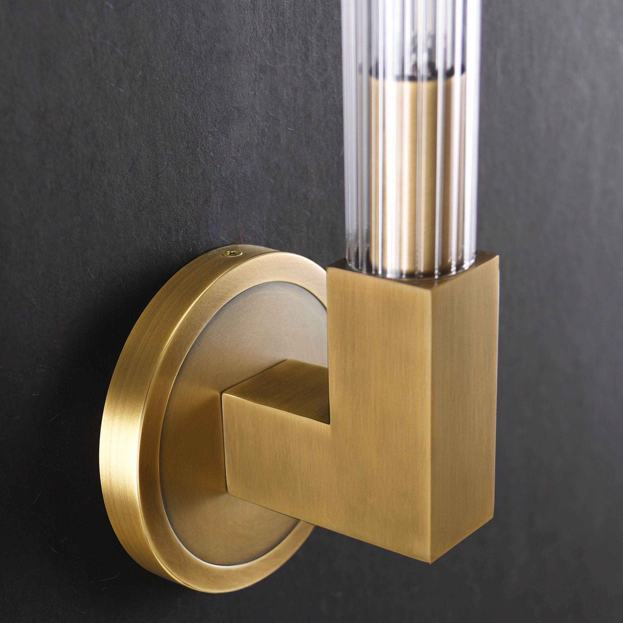 Herence single sconce brass