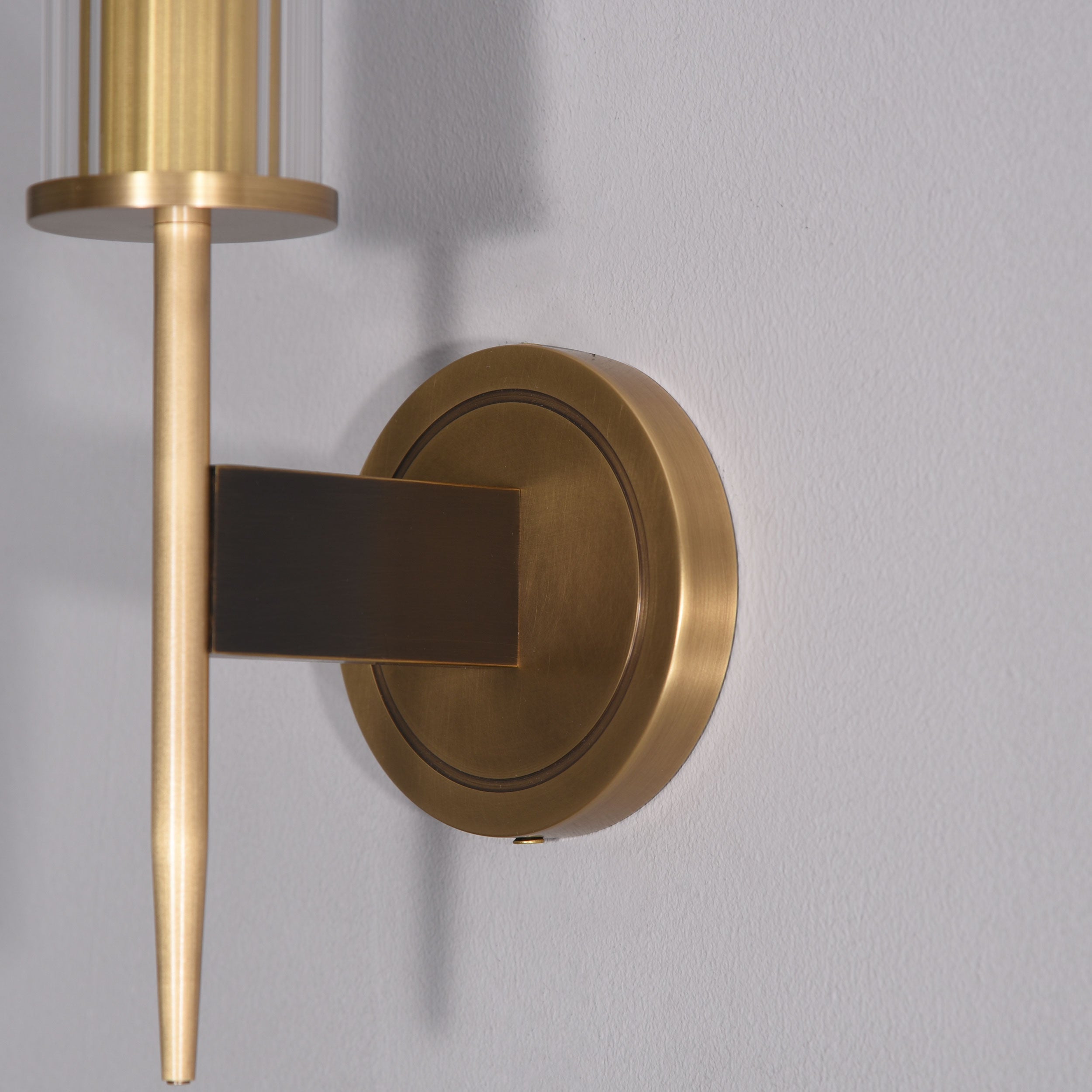 Figure Single Sconce Brass