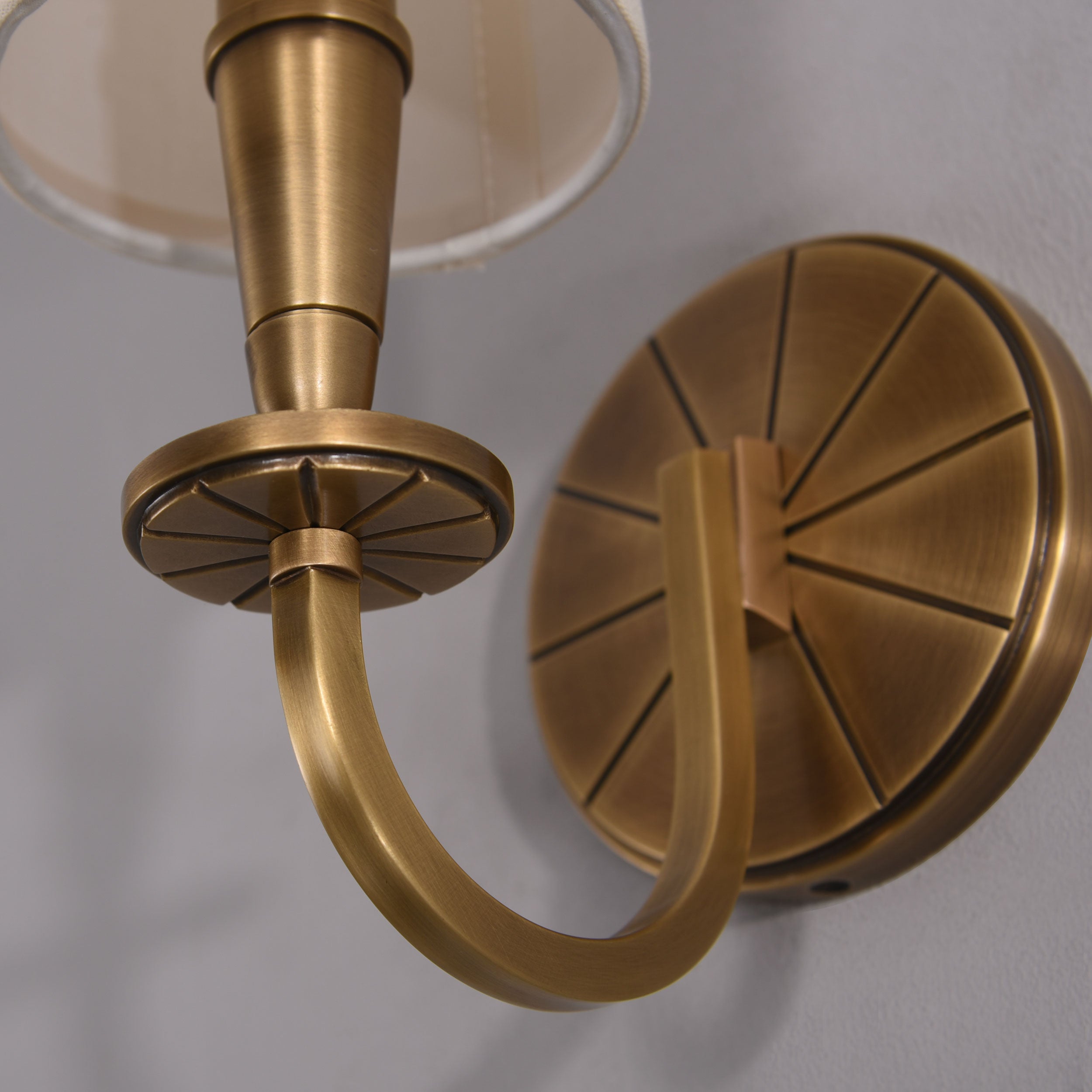 Kinsley Single Sconce Brass